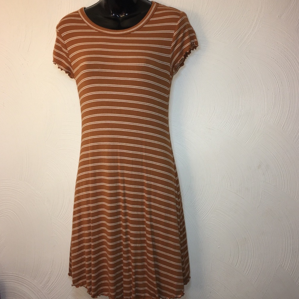 forever 21 dress 🤎 - Picture 3 of 6